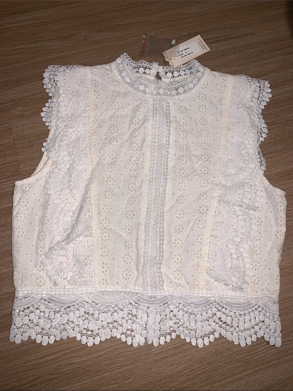 Sleeveless Eyelet Crochet Lace Camisole - White